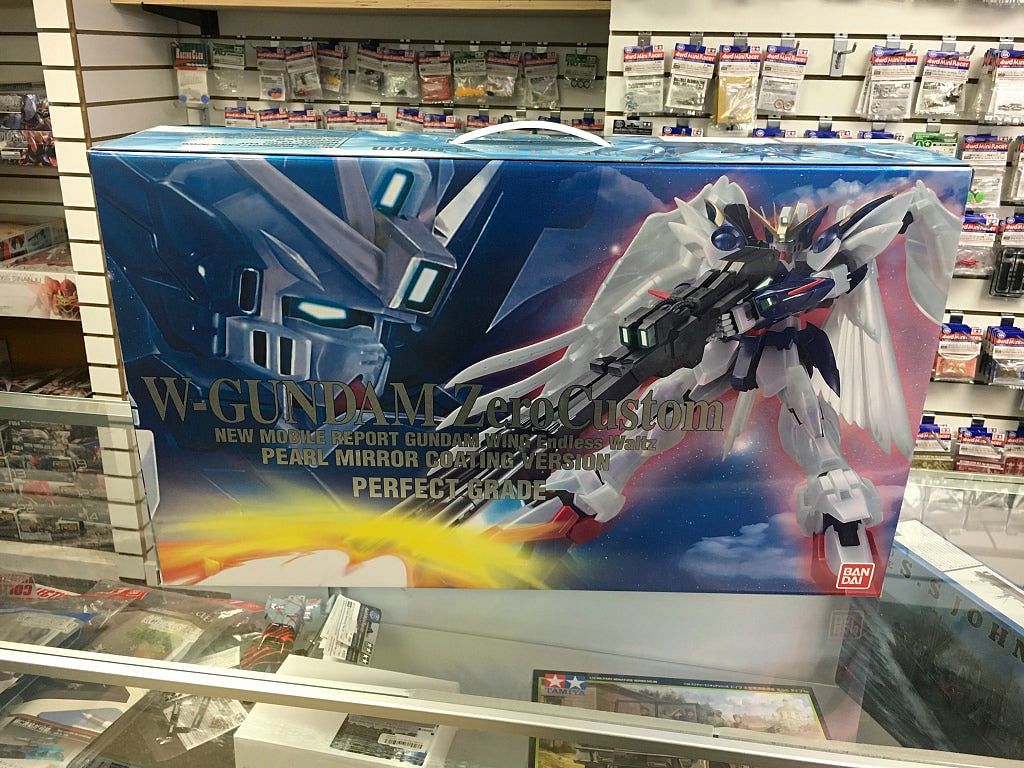 BANDAI 149843: Wing Gundam Zero (EW) Pearl Coating RUI YONG